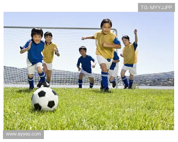 足球明星的未婚孩子们如何在聚光灯下成长与生活